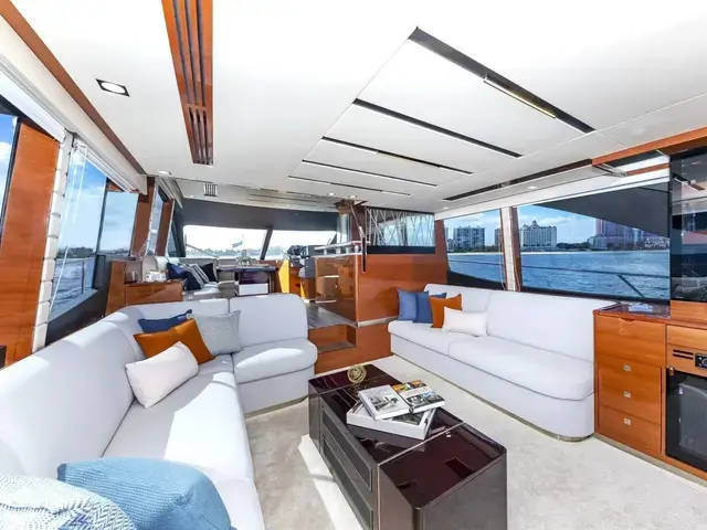 Dyna Flybridge 63