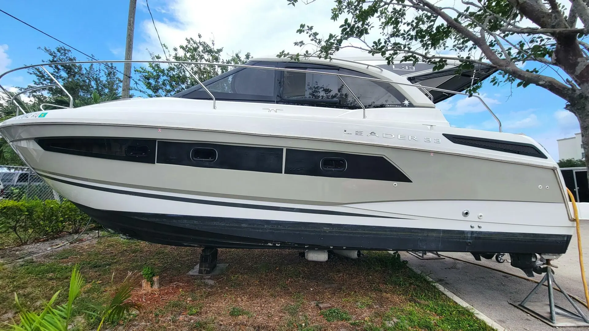 2019 Jeanneau leader 33