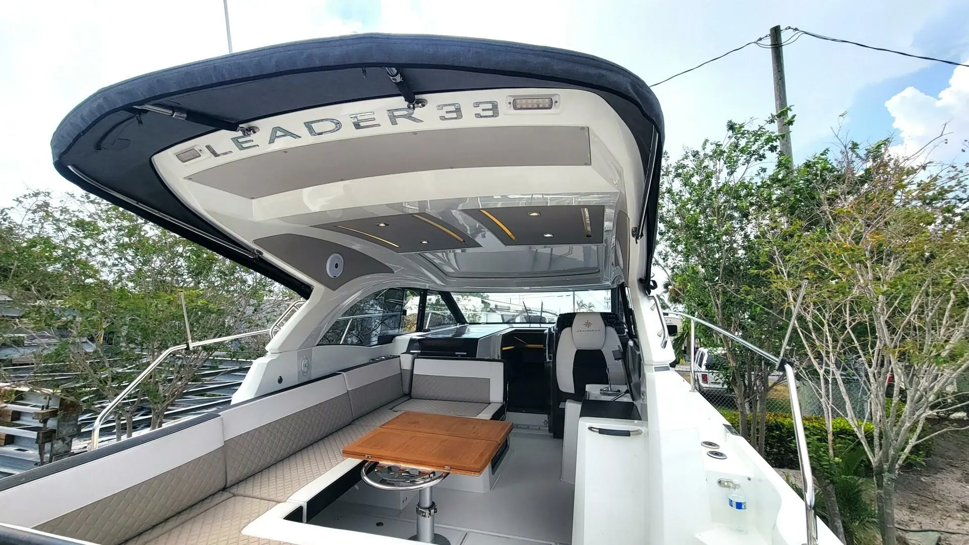 2019 Jeanneau leader 33