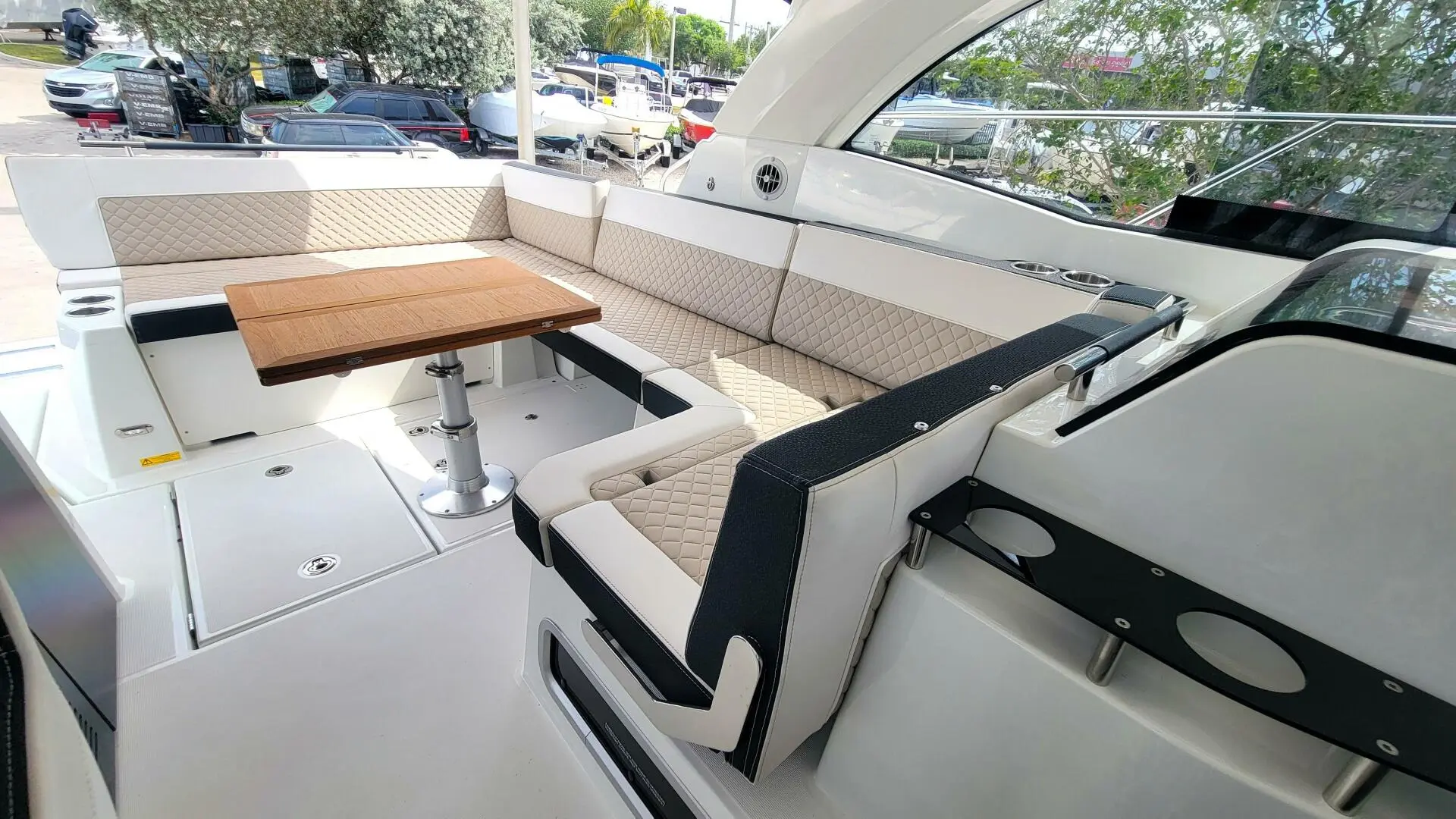 2019 Jeanneau leader 33