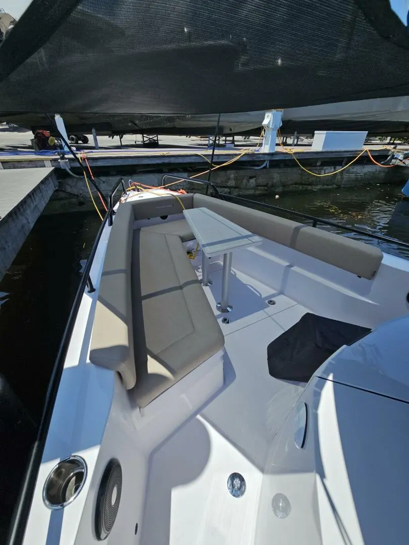 2023 Axopar 28 aft cabin