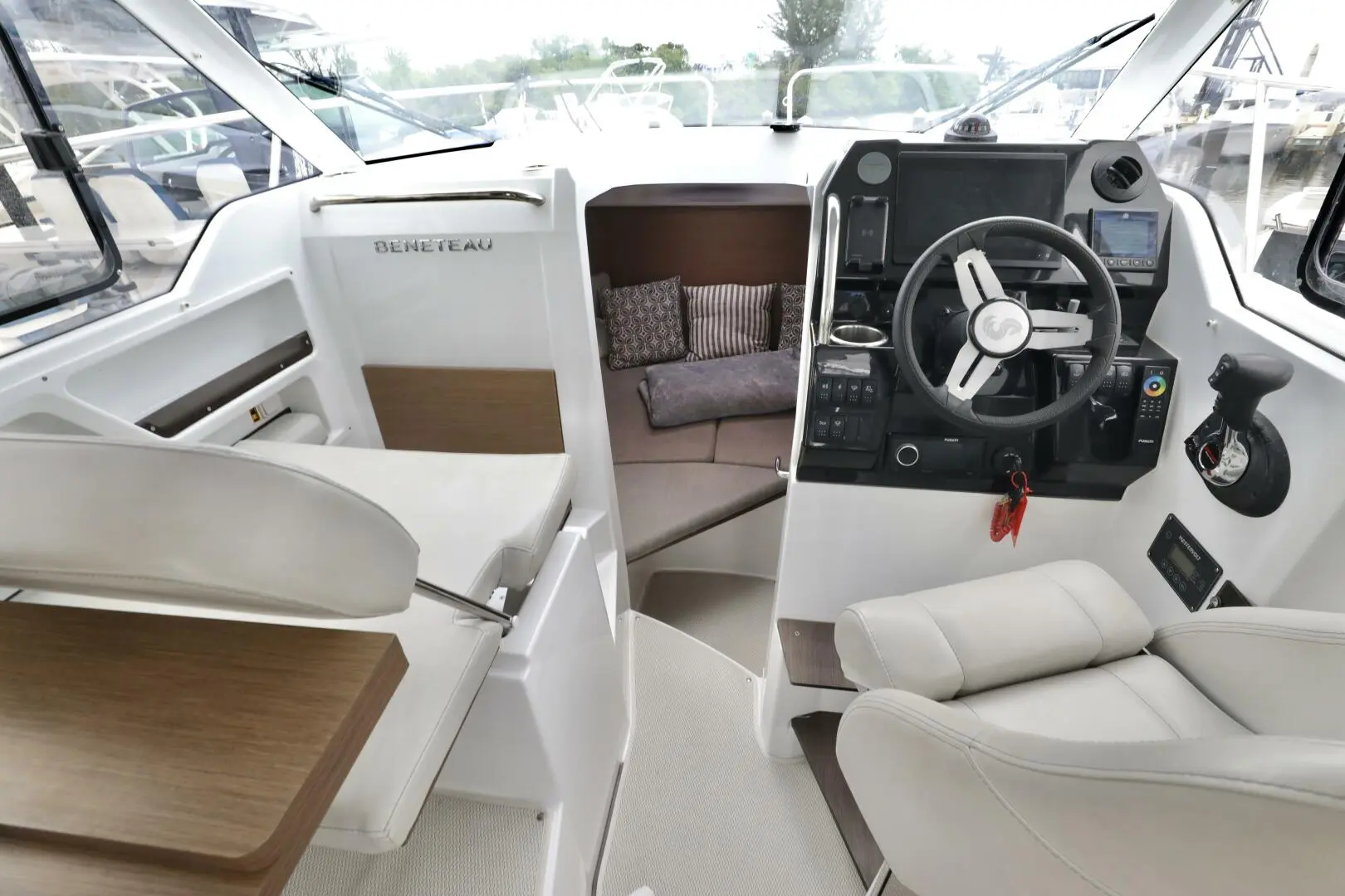 2022 Beneteau 27