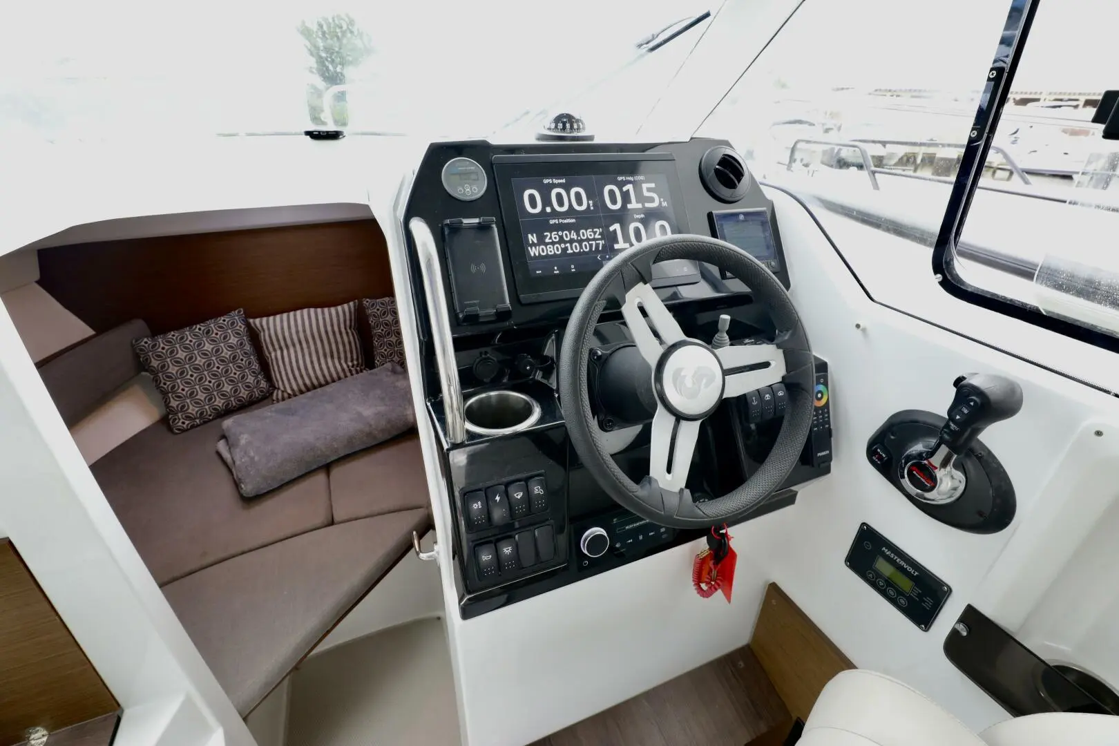 2022 Beneteau 27