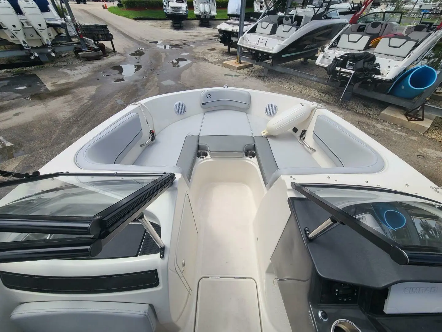 2022 Bayliner vr5