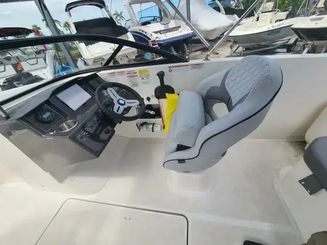 Bayliner Vr5