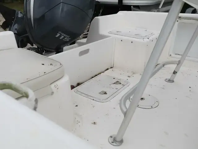 Cobia 194 Center Console