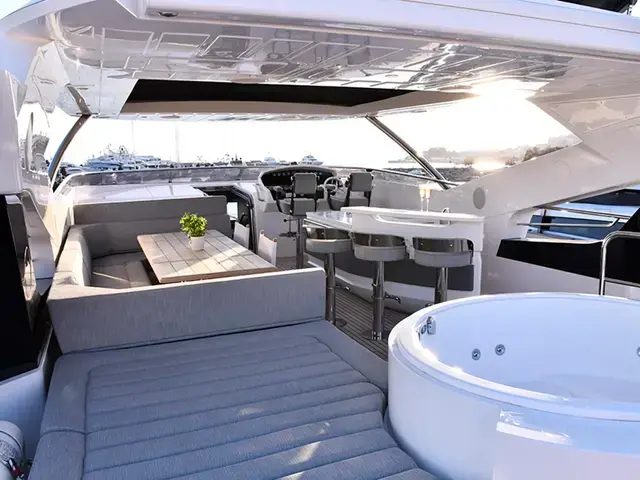 Sunseeker 95 Yacht