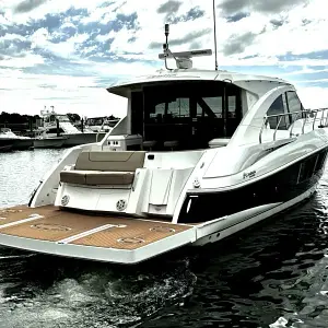 2014 Cruisers Yachts Cantius