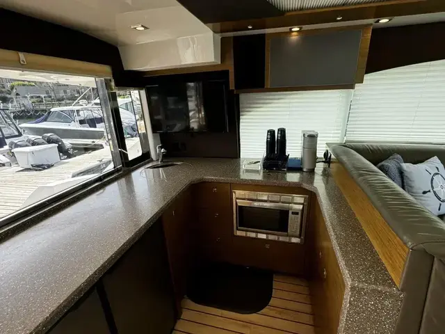 Cruisers Yachts Cantius