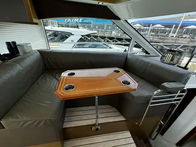 Cruisers Yachts Cantius