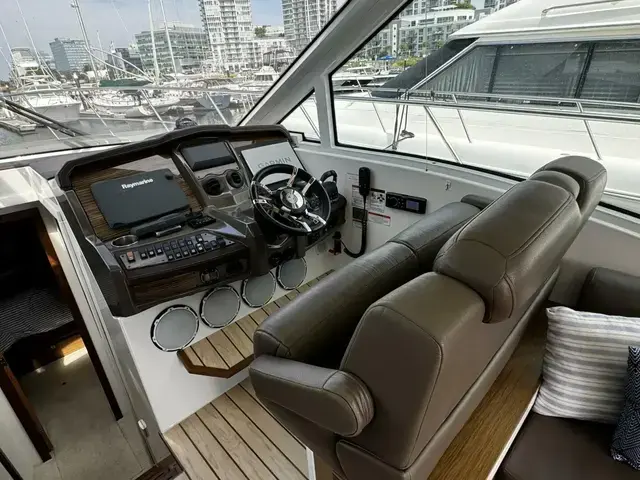 Cruisers Yachts Cantius