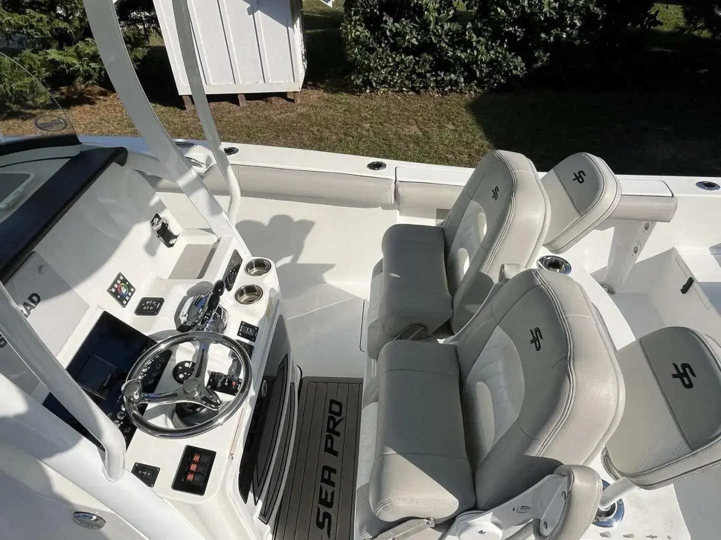 2019 Sea Pro 259 sport center console