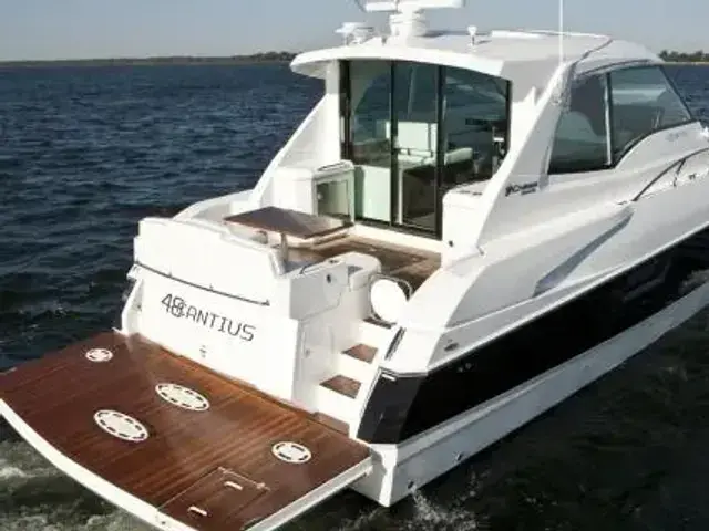 Cruisers Yachts 48 Cantius