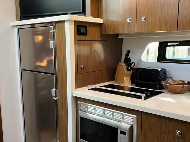 Cruisers Yachts 48 Cantius