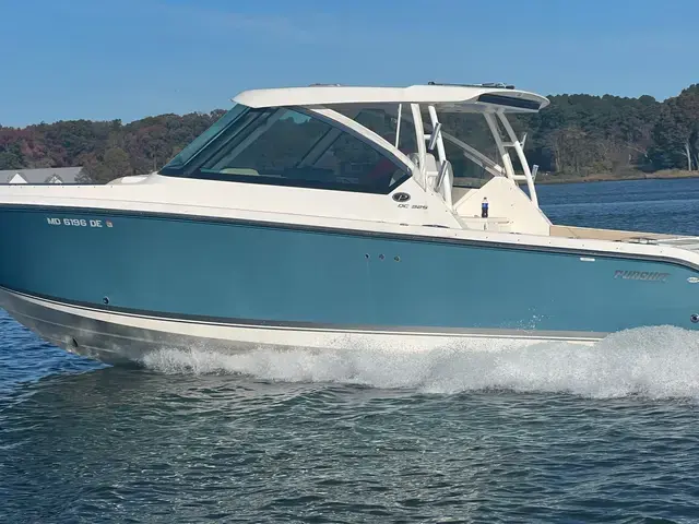 Pursuit 325 DC Dual Console