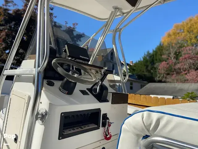 Mako 221 Center Console