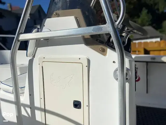 Mako 221 Center Console