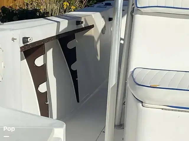 Mako 221 Center Console