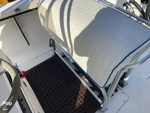 Mako 221 Center Console