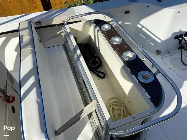 Mako 221 Center Console