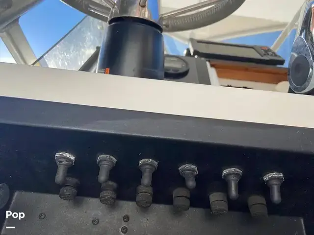 Mako 221 Center Console