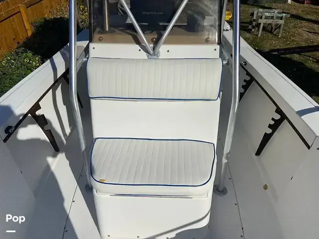 Mako 221 Center Console