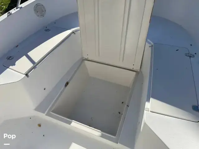 Mako 221 Center Console