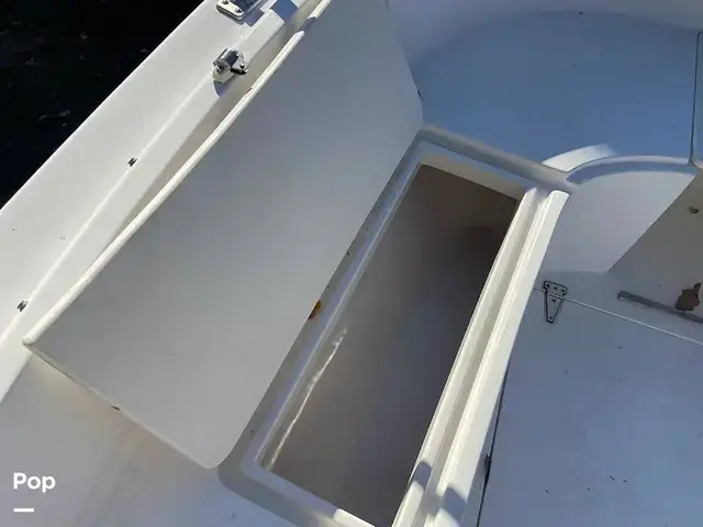 Mako 221 Center Console