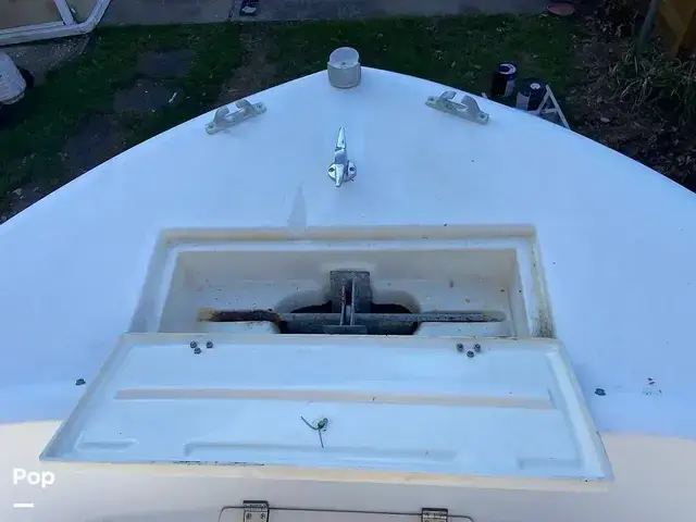 Mako 221 Center Console