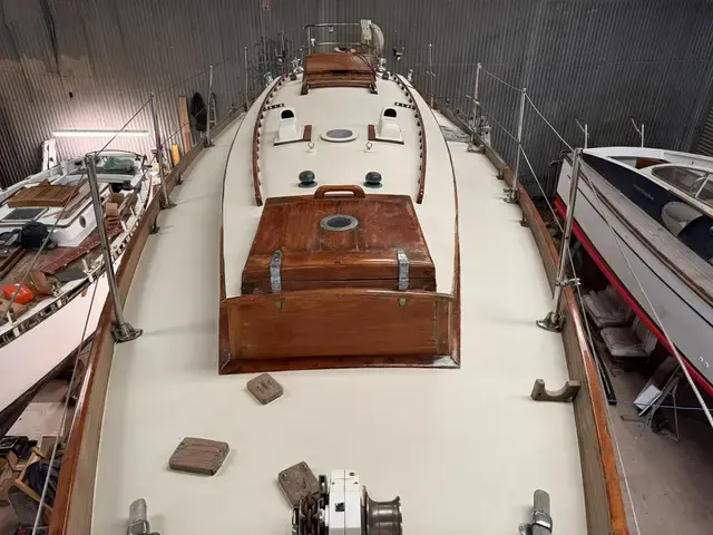 Classic Buchanan Saxon Class Sloop