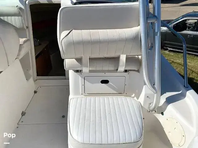 Robalo R265 Walkaround