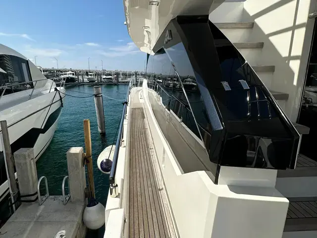 Astondoa Flybridge 66