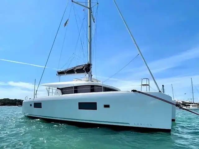 Lagoon 42