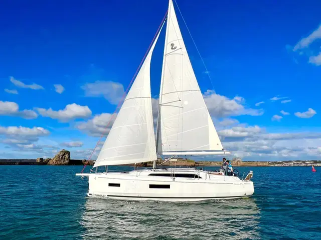 Beneteau Oceanis 37.1