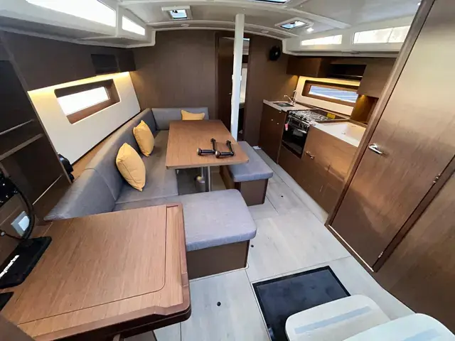 Beneteau Oceanis 37.1