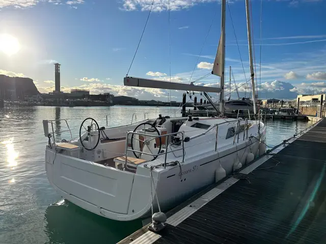 Beneteau Oceanis 37.1