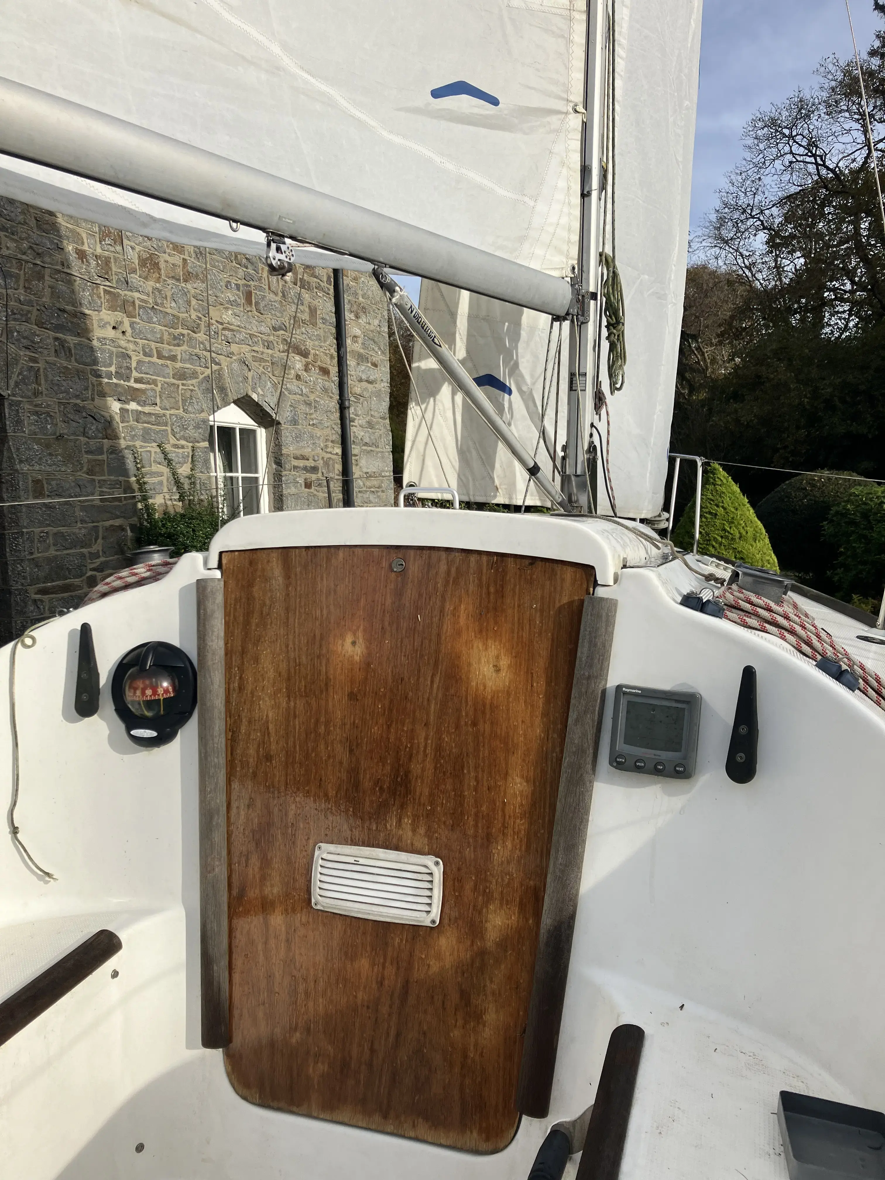 1999 Beneteau first 211