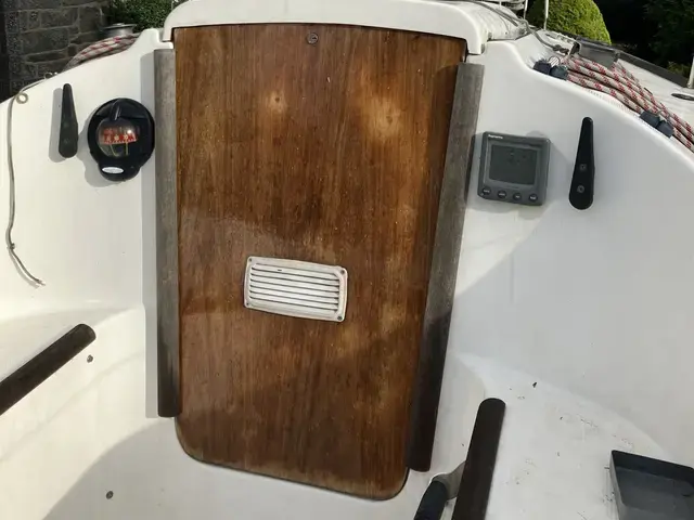 Beneteau First 211