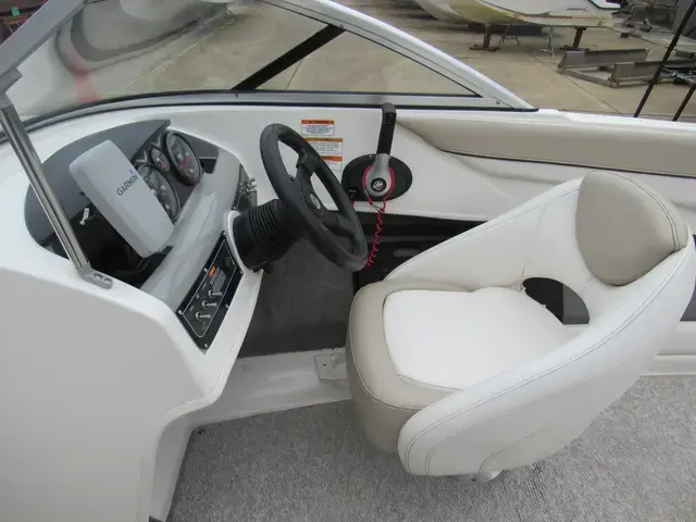 Bayliner 185 Bowrider Flight Series