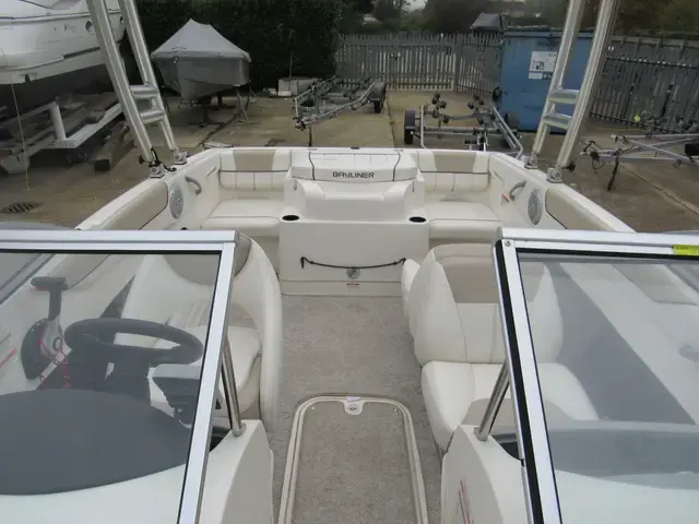 Bayliner 185 Bowrider Flight Series