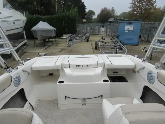 Bayliner 185 Bowrider Flight Series