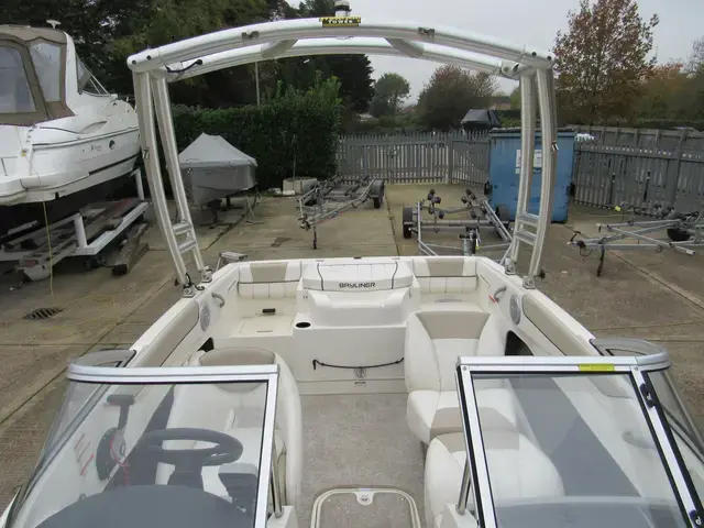 Bayliner 185 Bowrider Flight Series