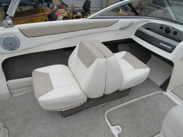 Bayliner 185 Bowrider Flight Series