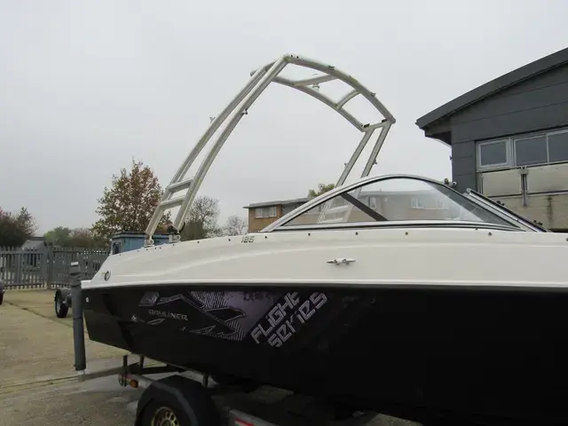 Bayliner 185 Bowrider Flight Series