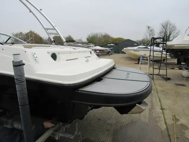 Bayliner 185 Bowrider Flight Series