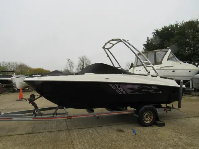 Bayliner 185 Bowrider Flight Series