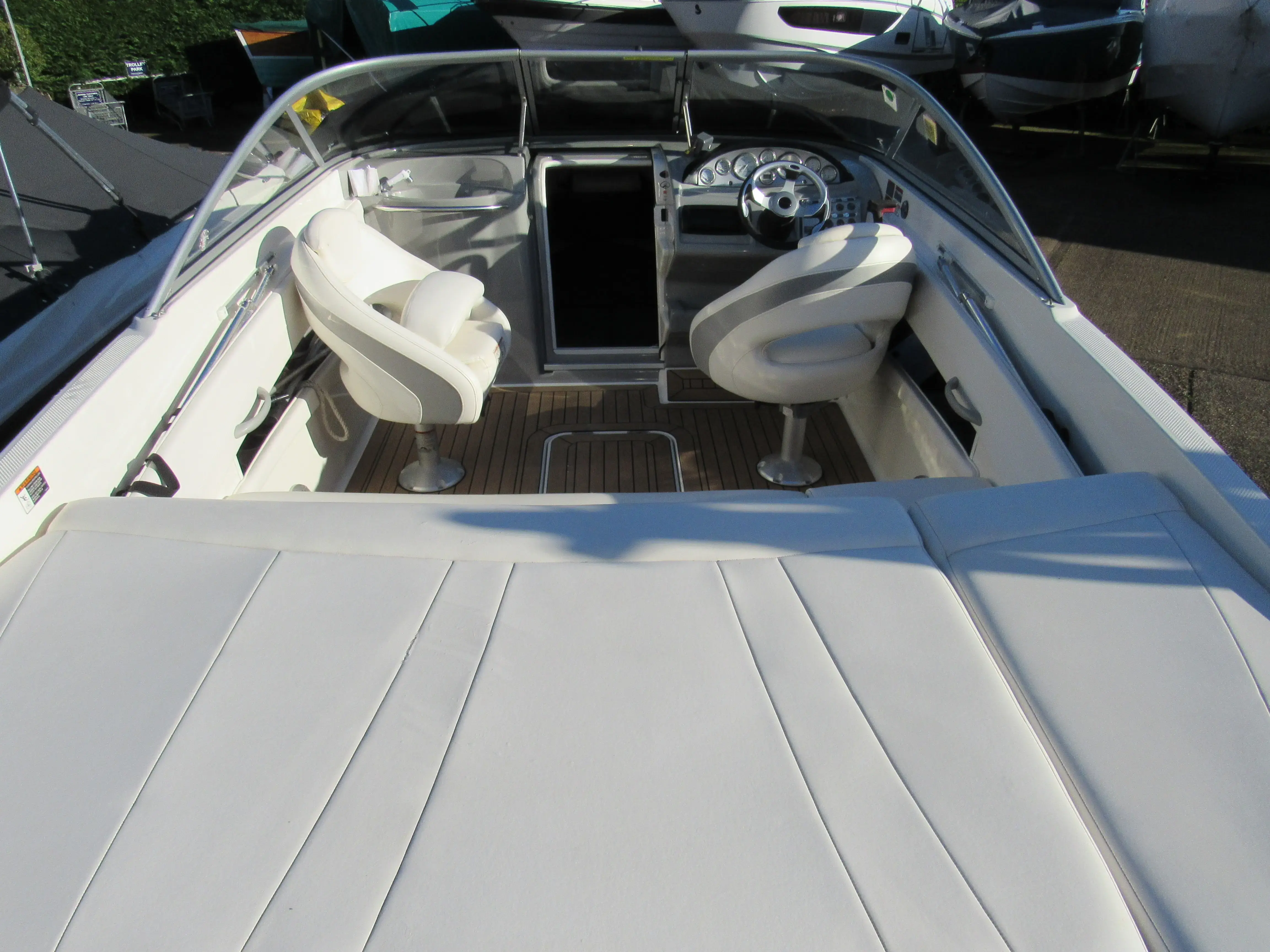 2009 Bayliner 652 cuddy cabin