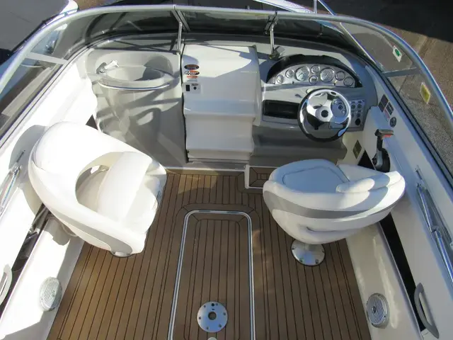 Bayliner 652 Cuddy Cabin