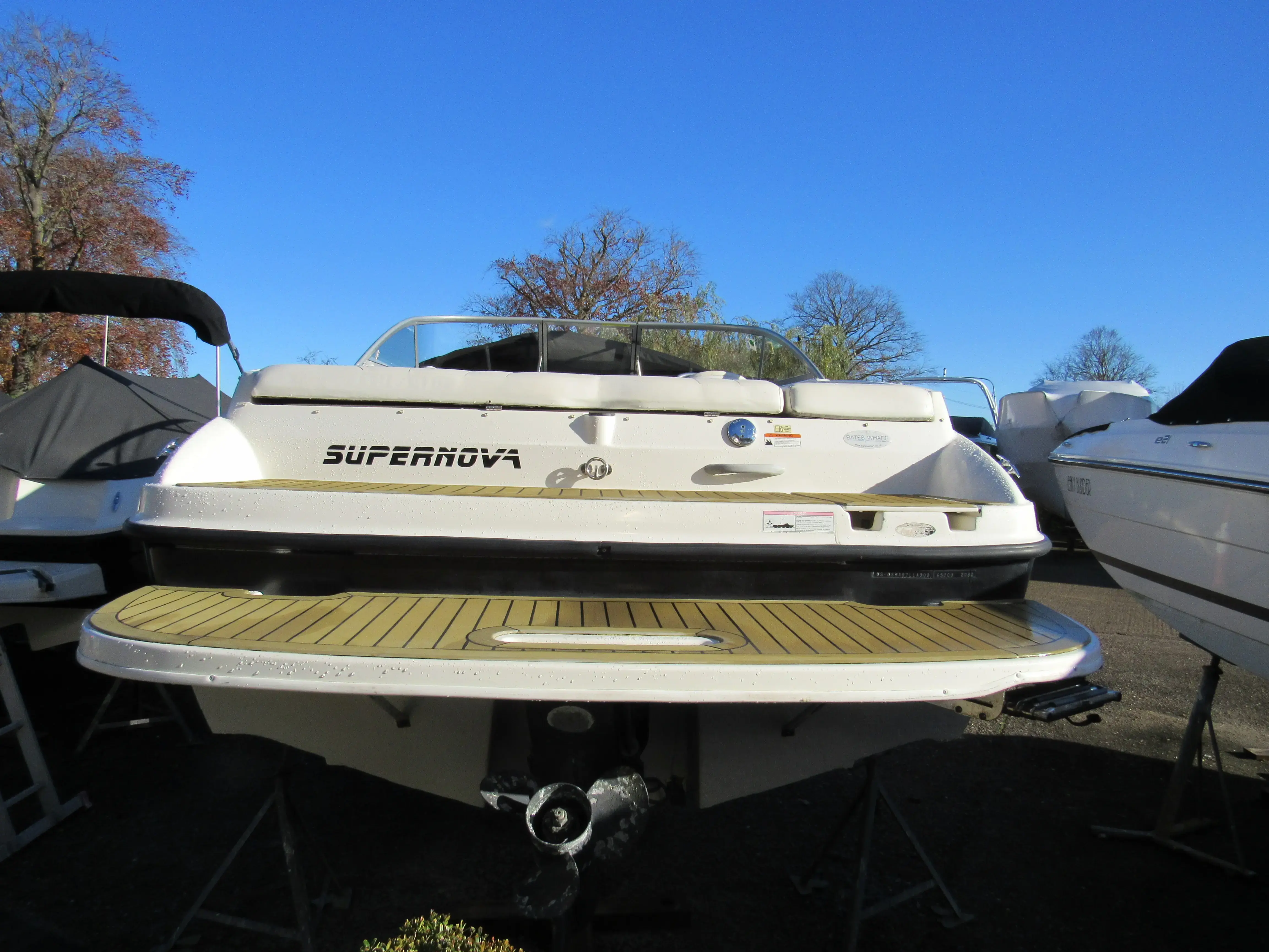 2009 Bayliner 652 cuddy cabin