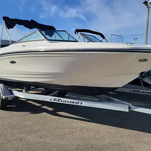 2020 Sea Ray SPX 210 OB